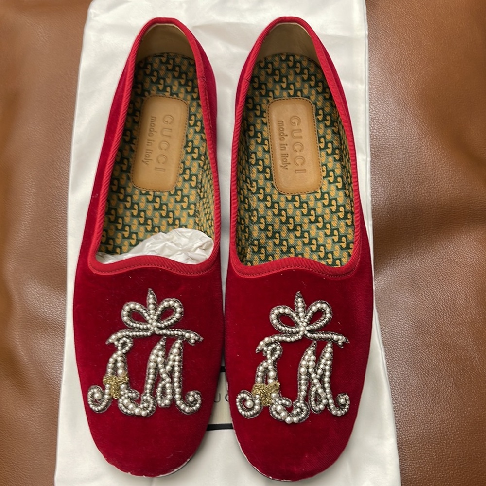GUCCI NWOT VELVET BEADED RED ACCENT LOAFERS SHOES 8 1/2